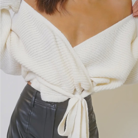 Cream Cable Knit Sweater - Picture 2 of 9